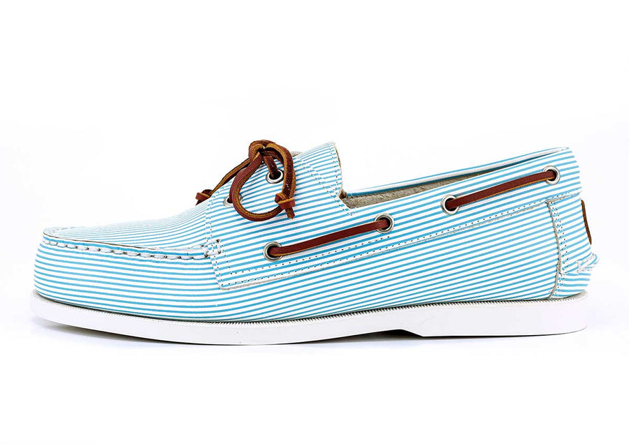 seersucker boat shoes side