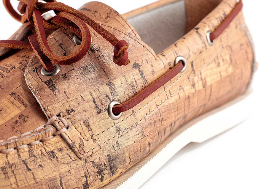 cork pattern leather boat shoes detail